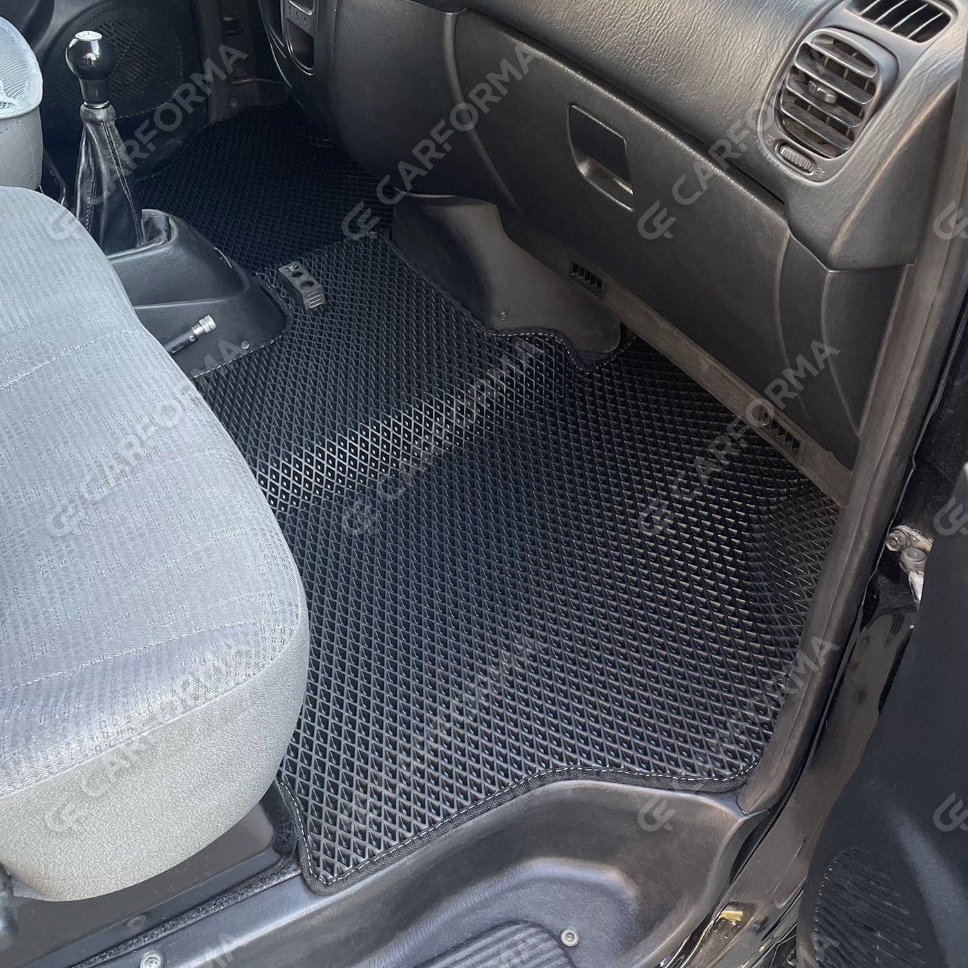 Коврики на Hyundai H1 I 1996&nbsp;-&nbsp;2007 в Нижнем Тагиле
