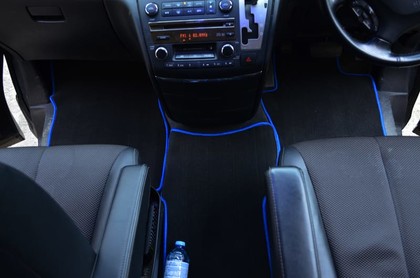 Ворсовые коврики на Nissan Elgrand (E51) 2002 - 2010 в Нижнем Тагиле