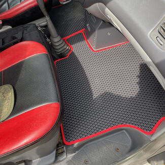 Коврики на Mitsubishi Space Gear 1994 - 2007 в Нижнем Тагиле Коврики на Mitsubishi Space Gear 1994 - 2007 в Нижнем Тагиле