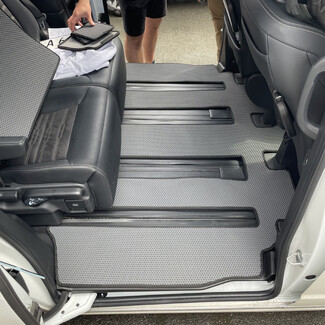 Ворсовые коврики на Honda StepWGN VI 2022 - 2026 в Нижнем Тагиле Ворсовые коврики на Honda StepWGN VI 2022 - 2026 в Нижнем Тагиле