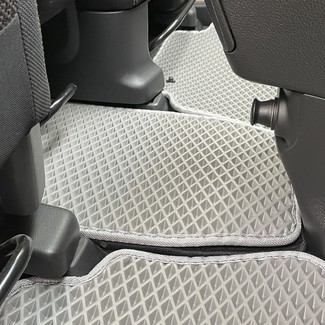 Ворсовые коврики на Nissan Serena (C26) 2010 - 2016 в Нижнем Тагиле